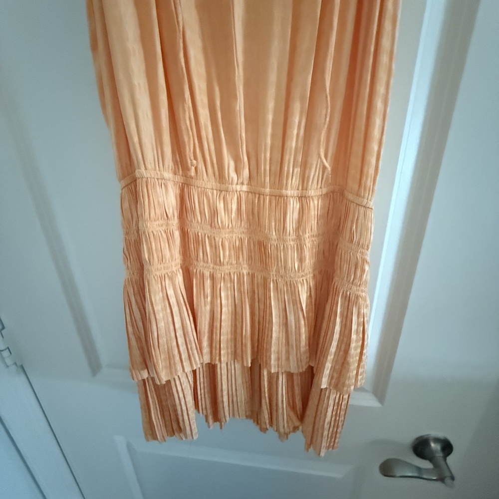 Light Orange Sleeveless Dress - Picture 3 of 4